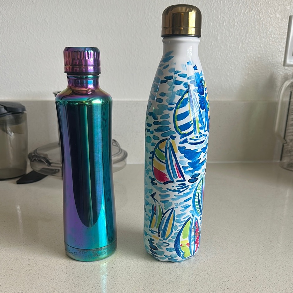 Blue Insulated Water Bottles for Dining